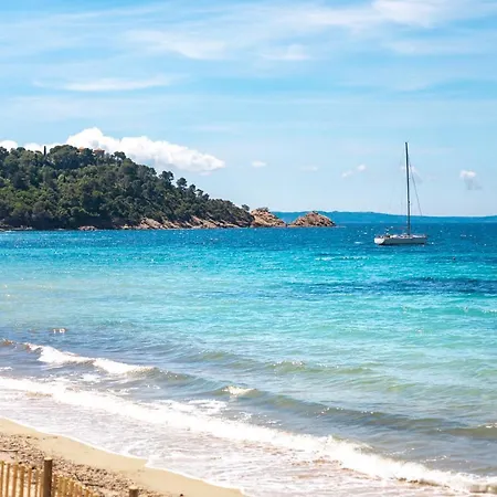 Pieds Dans L'eau Plage Privee Vila Le Lavandou